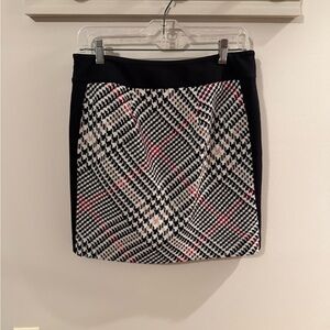 White House Black Market Black Multi-Color Houndstooth Mini Skirt